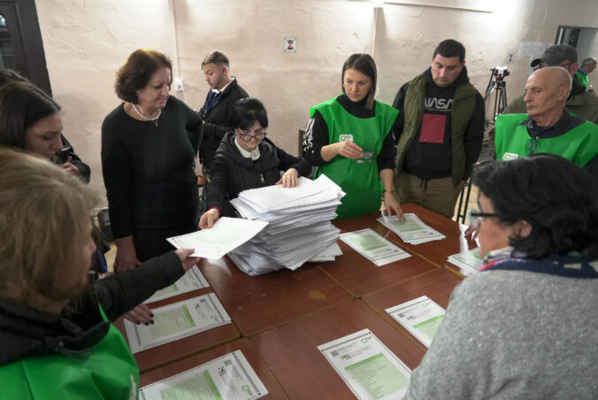 Gruzínska prozápadná opozícia spochybňuje výsledky sobotňajších parlamentných volieb