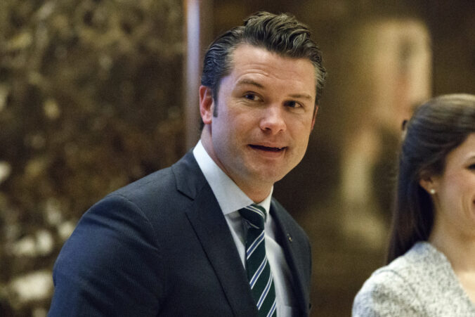 Ministrom obrany USA má byť spolumoderátor Fox News Channel Pete Hegseth