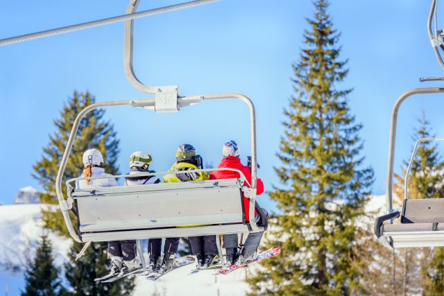 Slovakia Travel láka na kvalitnú lyžovačku priamo v srdci Slovenska, turisti sa môžu vybrať aj na zimnú ferratu