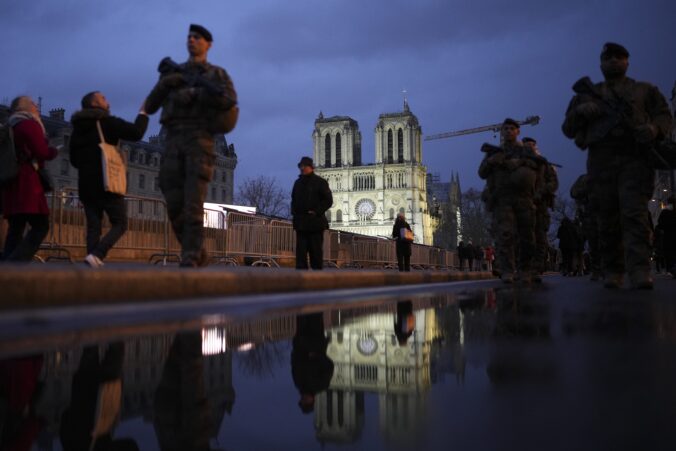 Katedrálu Notre-Dame v Paríži znovu otvoria, medzi hosťami bude aj Trump či Zelenskyj – FOTO