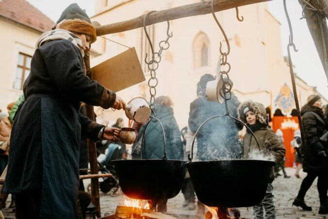 Remeselníci, zvieratá a rozprávkový program. Stredoveké adventné trhy v Trnave sľubujú jedinečnú atmosféru