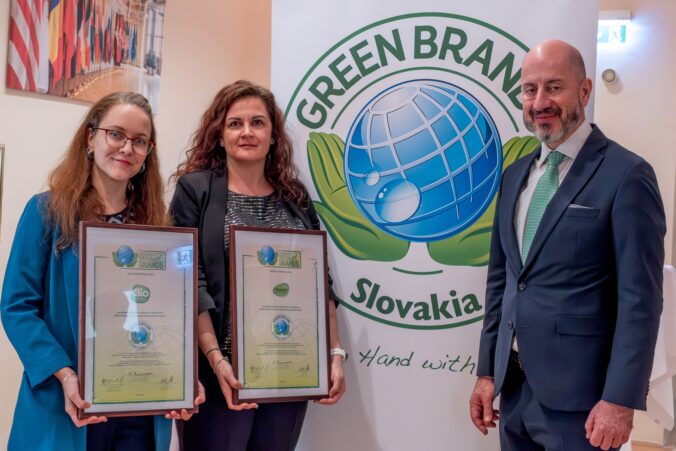 Značky dmBio a alverde Naturkosmetik získali pečať kvality Green Brands