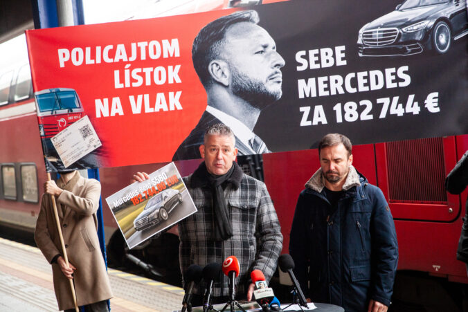 Pre policajtov lístky na vlak, sebe Mercedes za takmer 183-tisíc eur. Hnutie Slovensko kritizuje ministra Šutaja Eštoka – VIDEO, FOTO