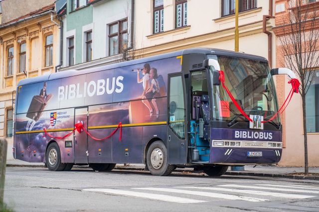 Na východe Slovenska budú jazdiť nové bibliobusy, ponúkať budú čitateľom tisíce kníh – VIDEO, FOTO