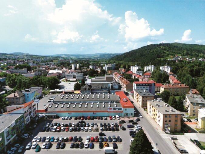 V Čadci zachránila COOP Jednota starú budovu po bývalej fabrike Tatra. Dnes slúži všetkým