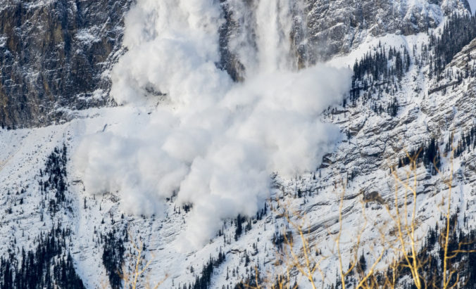 Lavínu na hore Pirin spôsobili lyžiari, zahynula pri nej jedna osoba