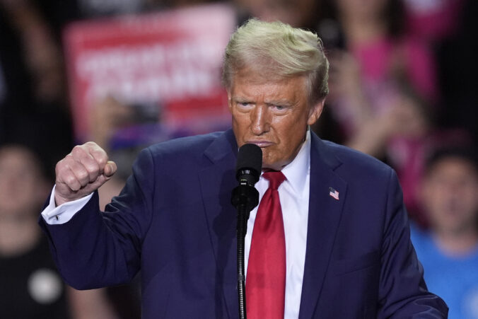 Trump pricestoval pred inauguráciou do Washingtonu, chystá sa podpísať rekordný počet nariadení Trump pricestoval pred inauguráciou do Washingtonu, chystá sa podpísať rekordný počet nariadení