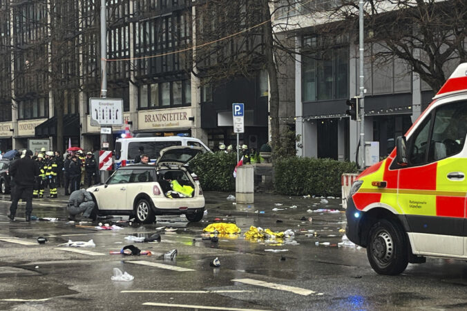 Auto vrazilo do davu v Mníchove, niekoľko osôb utrpelo zranenia