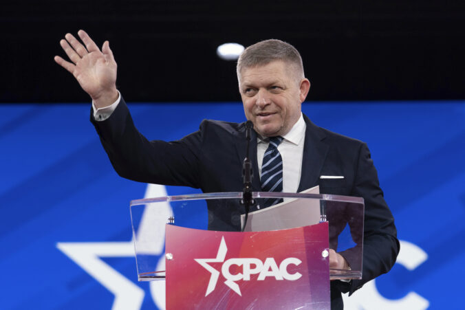 Európa by mala pomôcť Trumpovi ukončiť vojnu na Ukrajine, vyhlásil Fico na konferencii CPAC – FOTO, VIDEO