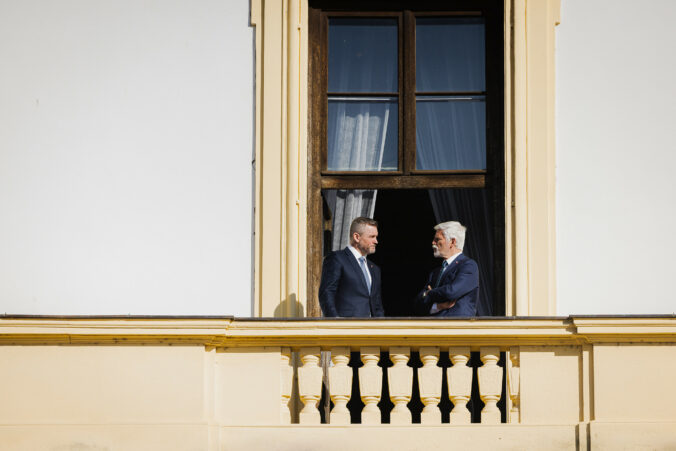 Prezidenti Pellegrini a Pavel sa na zámku Slavkov rozprávali aj o slovensko-českých vzťahoch – FOTO