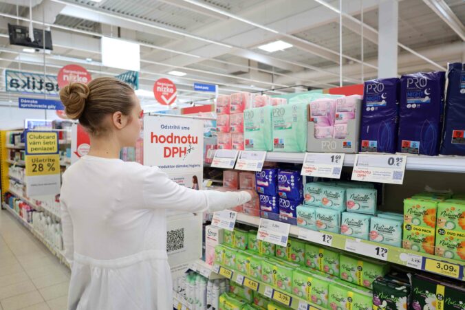 Tesco si za kampaň o menštruačnej chudobe odnieslo cenu HERMES, jej symbolom sa stali postrihané šaty Tesco si za kampaň o menštruačnej chudobe odnieslo cenu HERMES, jej symbolom sa stali postrihané šaty