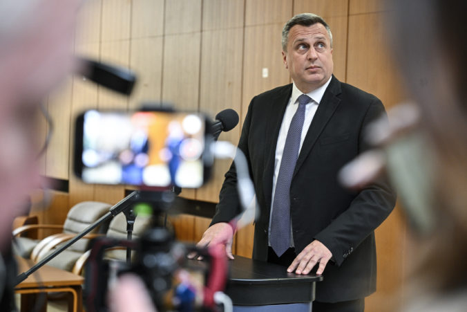 Danko vyzýva Kaliňáka na zmenu náčelníka generálneho štábu, Zmeka vníma ako problém – VIDEO