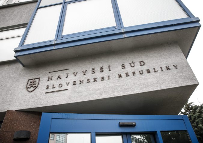 Súdna rada bude v utorok voliť nového šéfa najvyššieho súdu, na výber majú z dvoch kandidátov