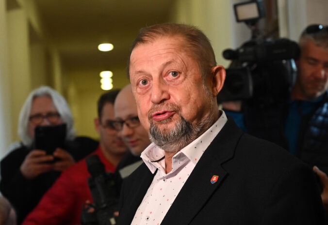 Harabin obviňuje prokurátorov z trestnej činnosti, tí sa voči jeho tvrdeniam ohradili