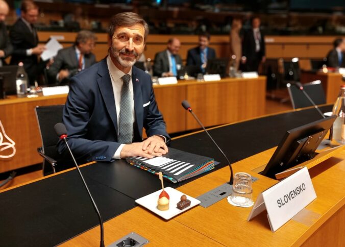 Blanár v Luxemburgu odsúdil ruský útok na Sumy. Slovensko zároveň potvrdilo podporu vstupu Ukrajiny do Únie – FOTO Blanár v Luxemburgu odsúdil ruský útok na Sumy. Slovensko zároveň potvrdilo podporu vstupu Ukrajiny do Únie – FOTO