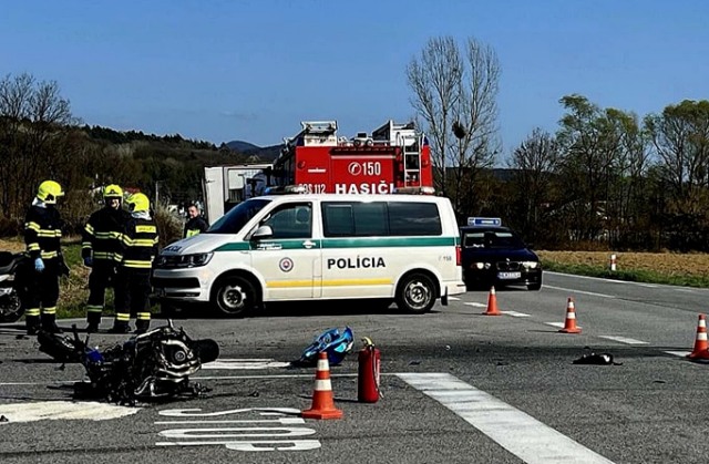 Vranovská polícia hľadá svedkov tragickej nehody, zrážku s dodávkou neprežil mladý motocyklista – FOTO Vranovská polícia hľadá svedkov tragickej nehody, zrážku s dodávkou neprežil mladý motocyklista – FOTO