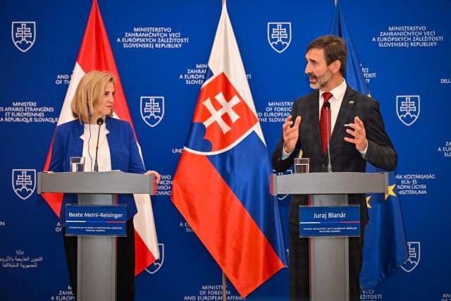 Blanár sa stretol s rakúskou ministerkou, žiada zrušenie dočasných kontrol na hraniciach – FOTO Blanár sa stretol s rakúskou ministerkou, žiada zrušenie dočasných kontrol na hraniciach – FOTO