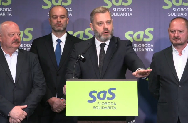 Vymenovanie Zuriana za generála je výsmechom atentátu na premiéra Fica, tvrdí Pravicový blok – VIDEO Vymenovanie Zuriana za generála je výsmechom atentátu na premiéra Fica, tvrdí Pravicový blok – VIDEO