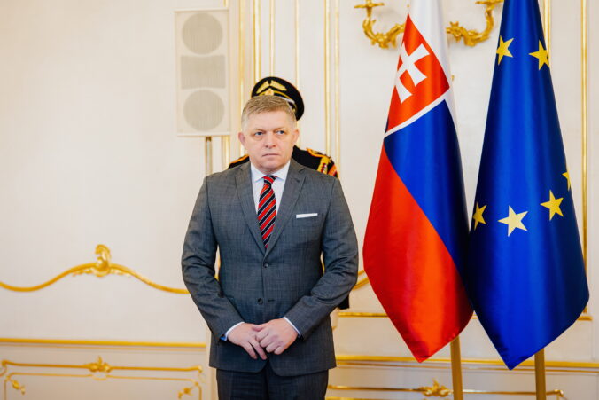 Šimečka starší vymetá kulturáky ako potulný kúzelník, zákon o mimovládkach reaguje podľa Fica aj na jeho rodinu Šimečka starší vymetá kulturáky ako potulný kúzelník, zákon o mimovládkach reaguje podľa Fica aj na jeho rodinu