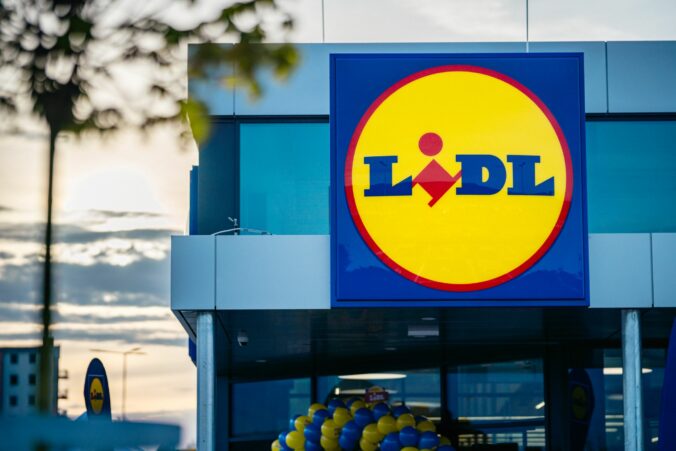 Najobľúbenejším obchodníkom na Slovensku je už 12 rokov Lidl Najobľúbenejším obchodníkom na Slovensku je už 12 rokov Lidl