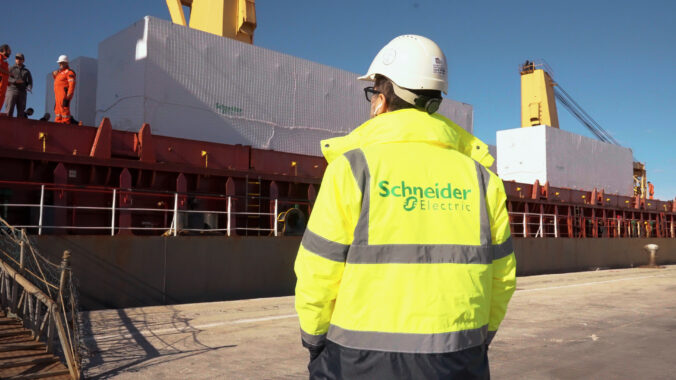 Nový strategický komunikačný uzol pre južnú Európu využíva prefabrikované modulárne riešenia od Schneider Electric
