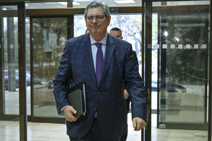 Susko udelil podľa progresívcov dotáciu človeku z kauzy Plevel, od ministra žiadajú vysvetlenie