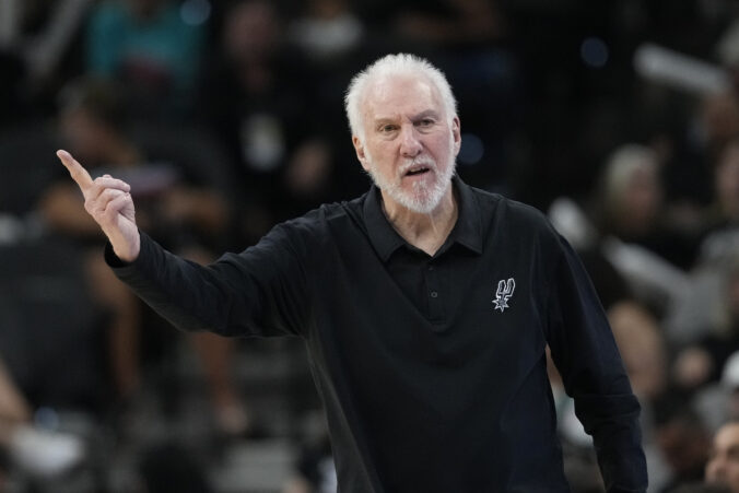 Ikonický Gregg Popovich končí na lavičke San Antonia Spurs, z trénerskej roly prejde do inej pozície