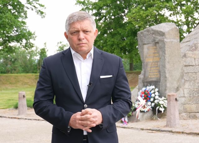 Fico si pripomenul výročie smrti Štefánika. V minulosti sme prešli veľkými zradami, často od veľkých bratov – VIDEO Fico si pripomenul výročie smrti Štefánika. V minulosti sme prešli veľkými zradami, často od veľkých bratov – VIDEO