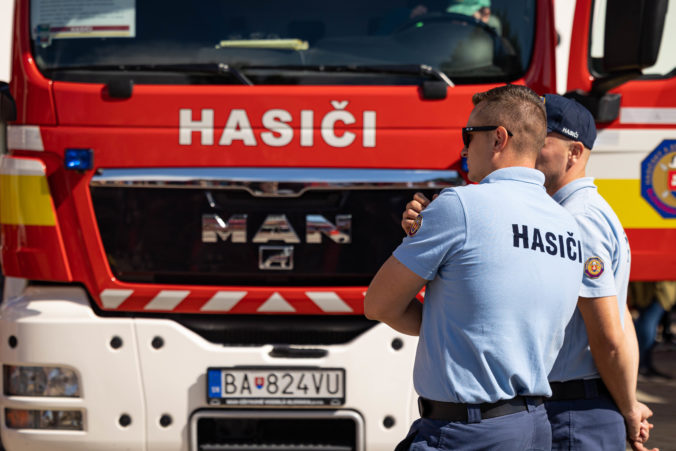 Na Slovensku pôsobí približne 80 000 dobrovoľných hasičov, sú neoddeliteľnou súčasťou samospráv Na Slovensku pôsobí približne 80 000 dobrovoľných hasičov, sú neoddeliteľnou súčasťou samospráv