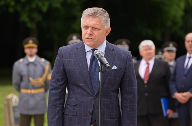Sloboda prišla z východu a nič sa na tom nedá zmeniť, Fico hovoril aj o obrovskom záujme postaviť železnú oponu – VIDEO Sloboda prišla z východu a nič sa na tom nedá zmeniť, Fico hovoril aj o obrovskom záujme postaviť železnú oponu – VIDEO