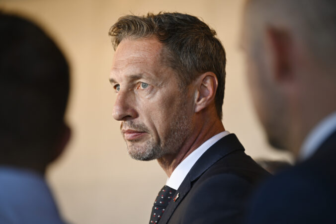 Navštíviť agresora je hanbou, reagoval Majerský na návštevu Fica v Moskve
