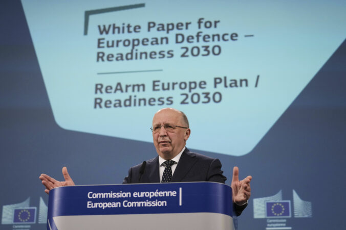 Vojna sa zmenila, Rusko napriek väčším zdrojom nedosiahne veľké víťazstvá, tvrdí európsky komisár pre obranu