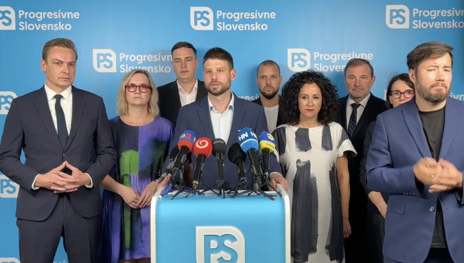 Progresívci pritvrdzujú. Žilinka podľa nich prekročil hranice, pripravili zákon a zvažujú aj trestné oznámenie Progresívci pritvrdzujú. Žilinka podľa nich prekročil hranice, pripravili zákon a zvažujú aj trestné oznámenie