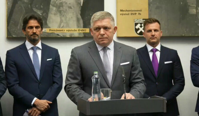 Bezpečnostné zložky potvrdili možnosť ďalšieho útoku na ústavného činiteľa, podľa Fica sme milimeter od tragédie – VIDEO Bezpečnostné zložky potvrdili možnosť ďalšieho útoku na ústavného činiteľa, podľa Fica sme milimeter od tragédie – VIDEO