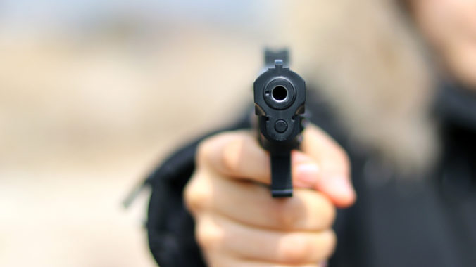 Polícia zasiahla na autobusovej stanici v Novom Meste nad Váhom, muž so zbraňou ohrozoval dvoch ľudí Polícia zasiahla na autobusovej stanici v Novom Meste nad Váhom, muž so zbraňou ohrozoval dvoch ľudí