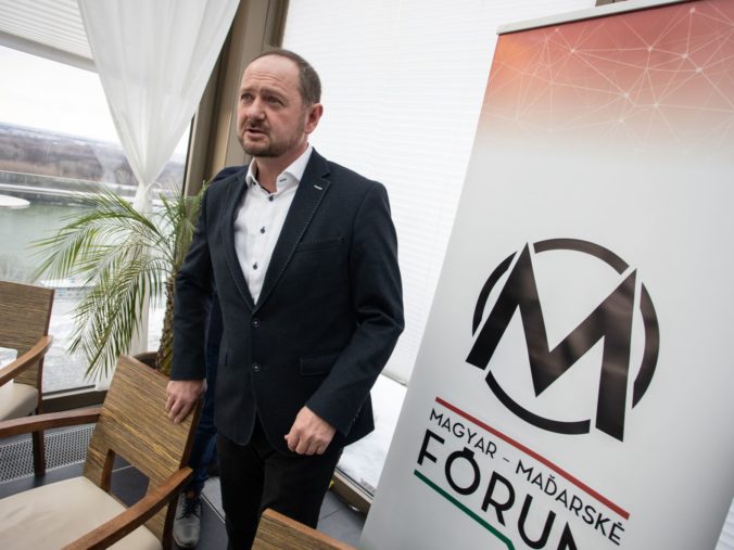Maďarské fórum vyzýva Fica, aby nestaval sochu maršalovi Konevovi Maďarské fórum vyzýva Fica, aby nestaval sochu maršalovi Konevovi
