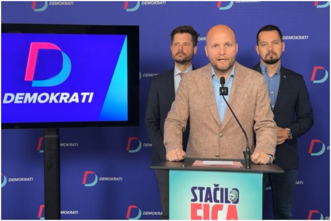 Naďa predvolali na výsluch v súvislosti so statusom, kde porovnal Zuriana s generálom Štefánikom – VIDEO Naďa predvolali na výsluch v súvislosti so statusom, kde porovnal Zuriana s generálom Štefánikom – VIDEO