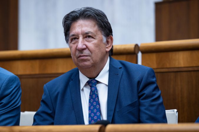 Obvinenie exministra Budaja neplatí, vyšetrovateľ ho má vzniesť znova a správne