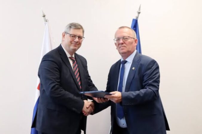 Minister Spravodlivosti Susko podpísal kolektívnu zmluvu Zboru väzenskej a justičnej stráže – FOTO