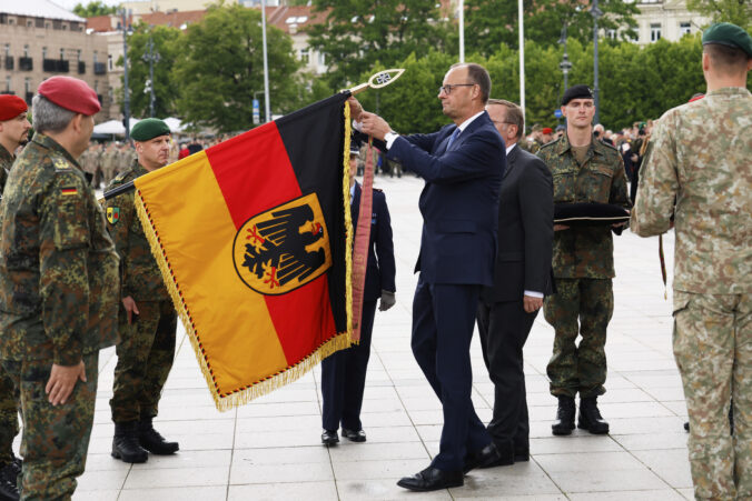 Predvolajte nemeckého veľvyslanca a preverujte mimovládky, reaguje Právo na pravdu na slová Merza o Slovensku Predvolajte nemeckého veľvyslanca a preverujte mimovládky, reaguje Právo na pravdu na slová Merza o Slovensku
