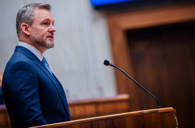 Slovensko sa podľa politológa zatiaľ nemusí za prezidenta hanbiť, opoziční politici môžu tiež pokojne spávať Slovensko sa podľa politológa zatiaľ nemusí za prezidenta hanbiť, opoziční politici môžu tiež pokojne spávať