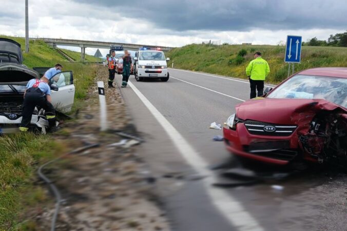 Na cestách pribudla ďalšia obeť, starší vodič prešiel do protismeru, zrážku s Toyotou neprežil Na cestách pribudla ďalšia obeť, starší vodič prešiel do protismeru, zrážku s Toyotou neprežil