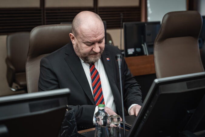 Huliak odmieta návrh opozície na zrušenie Ministerstva cestovného ruchu a športu, má pre ňu jasný odkaz Huliak odmieta návrh opozície na zrušenie Ministerstva cestovného ruchu a športu, má pre ňu jasný odkaz