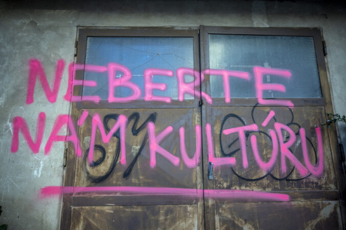 Námestie Karola Vaculíka v Bratislave sa ako dielo protestu zmení na Slobodnú národnú galériu