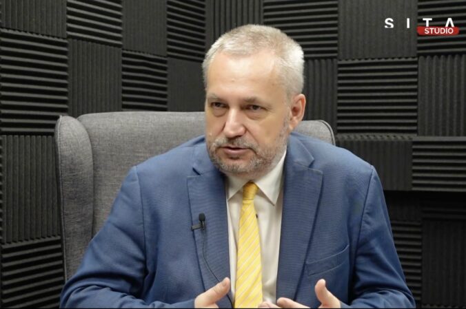 Zmena ústavy je súčasťou Ficovej účelovej hry, podľa Dostála chce skomplikovať situáciu pre KDH – VIDEO Zmena ústavy je súčasťou Ficovej účelovej hry, podľa Dostála chce skomplikovať situáciu pre KDH – VIDEO