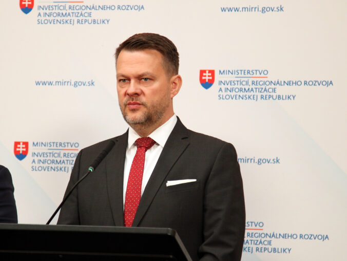 Migaľ možno nebude môcť ľubovoľne meniť využitie eurofondov. V Bruseli prešiel návrh, ktorý má chrániť samosprávy Migaľ možno nebude môcť ľubovoľne meniť využitie eurofondov. V Bruseli prešiel návrh, ktorý má chrániť samosprávy