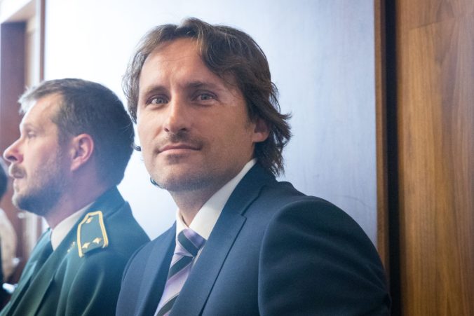 Rozsudok za podplácanie Ľudovíta Makóa stále nepadol, obžalovaný podnikateľ je hospitalizovaný Rozsudok za podplácanie Ľudovíta Makóa stále nepadol, obžalovaný podnikateľ je hospitalizovaný
