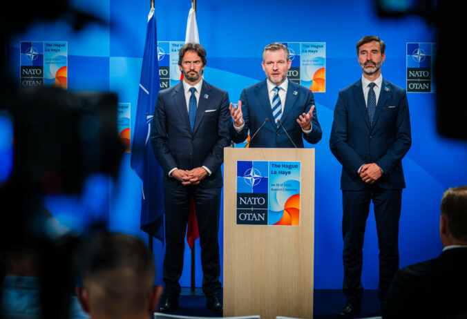 SNS je sklamaná z Pellegriniho, schválenie navýšenia výdavkov na obranu považujú za problém SNS je sklamaná z Pellegriniho, schválenie navýšenia výdavkov na obranu považujú za problém