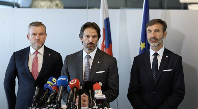 Minister Kaliňák predstavil Národné obranné sily. Cieľom je pripraviť občanov na krízy aj získať zálohy pre armádu – VIDEO Minister Kaliňák predstavil Národné obranné sily. Cieľom je pripraviť občanov na krízy aj získať zálohy pre armádu – VIDEO