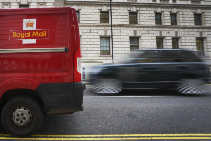 Šéfom britskej pošty Royal Mail sa stal český miliardár Šéfom britskej pošty Royal Mail sa stal český miliardár